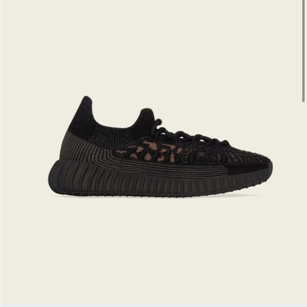 YZY v2 350 cmpct men’s 8.5 US